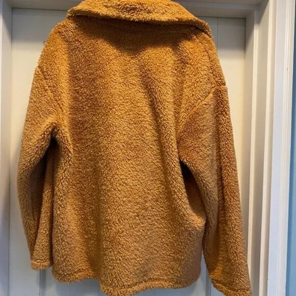 Billabong Cozy Days Sherpa Jacket - Size Large, Gently Used, Warm & Stylish - Picture 5 of 5